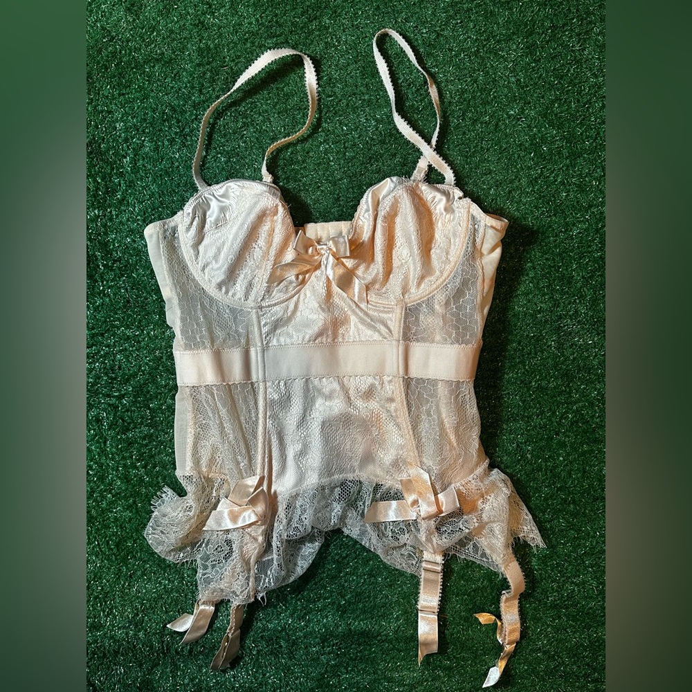 Bettie Page by Playful Promise Cream Shapewear Corset Intimates